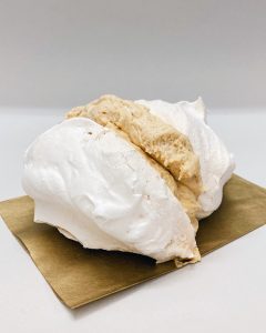 Pastel Merengue lúcuma